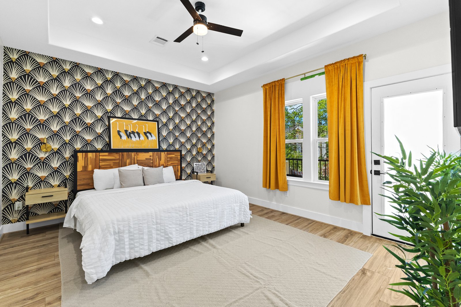 Private King Bed/Bath | Balcony, Parking & Coffee